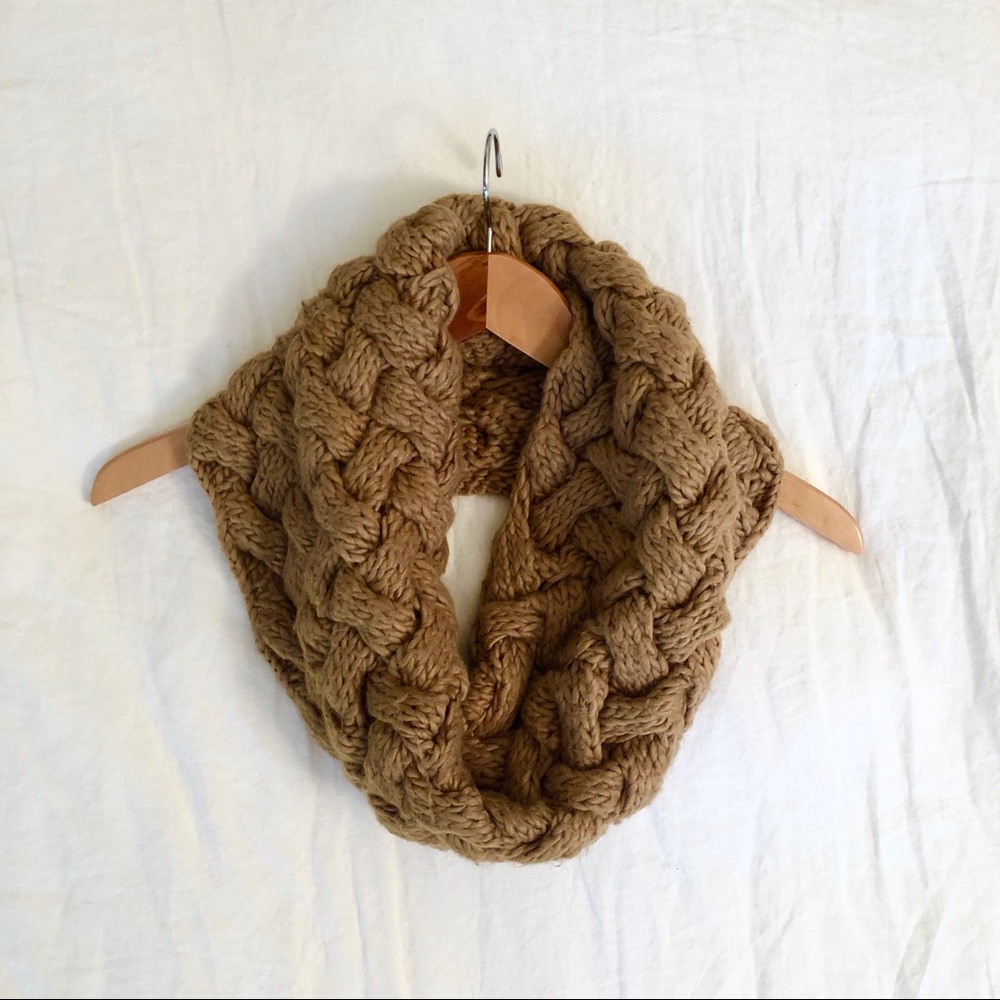 Thick knit infinity scarf